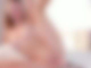 Live cam show with NaomiSunset - Living Room on CamSodaAdn