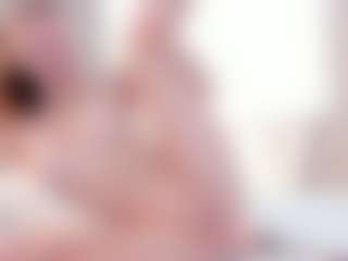 Live cam show with NaomiSunset - Blonde Hair on Dare Cams