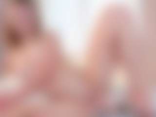 Live cam show with NaomiSunset - Living Room on Dare Cams