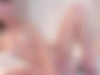 Live cam show with NaomiSunset - Facial Piercings on SmokeAndPoke