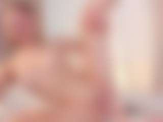 Live cam show with NaomiSunset - Blue Eyes on madthumbs