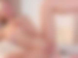 Live cam show with NaomiSunset - Skinny on dropp.cam