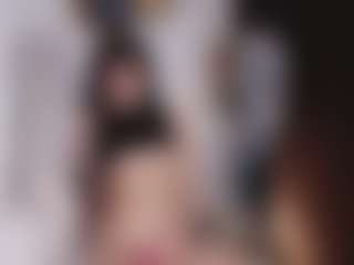 Live cam show with Amber - Fingers on Chatstar