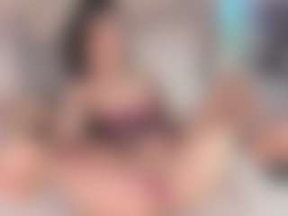 Live cam show with Amber - Control on AdultVida.com