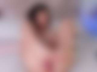 Live cam show with Amber - Oil on Camsoda