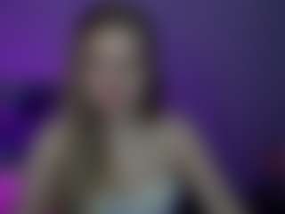 Live cam show with lilyWilliamss - Moaning on SxyPornLive