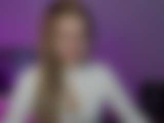Live cam show with lilyWilliamss - Blonde Hair on Soda Cam