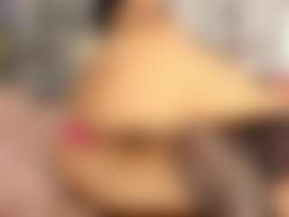 Live cam show with MilliMattell - Middle Aged on Camsoda