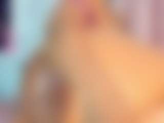 MilliMattell MILF webcam performer live streaming