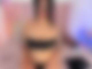 Live cam show with MilliMattell - Middle Aged on WildCum