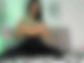 MilliMattell MILF webcam performer live streaming