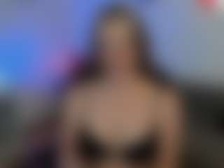Live cam show with Piinkpandora - Genital Piercings on CamClone