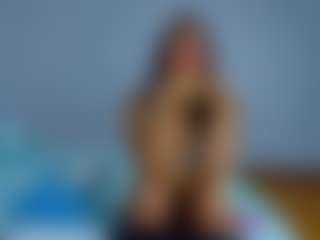Live cam show with saraart - Brown Hair Petite on Camsoda