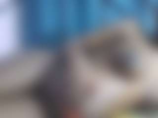 Live cam show with sweet-razzy - Ebony on AdultVida.com | kenya