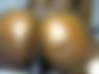 thickpetite's Live Sex Cam Show