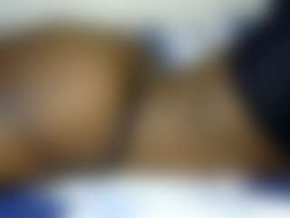 Live cam show with thickpetite - Black on CamClone