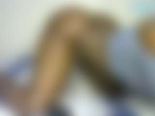 thickpetite's Live Sex Cam Show