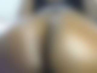 thickpetite's Live Sex Cam Show