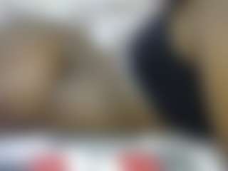 thickpetite's Live Sex Cam Show