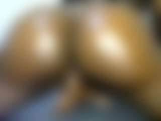 thickpetite's Live Sex Cam Show