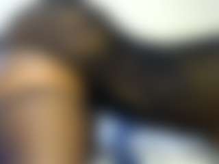 thickpetite's Live Sex Cam Show