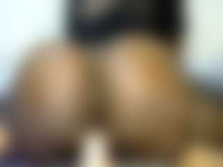 thickpetite's Live Sex Cam Show