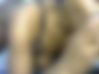 thickpetite's Live Sex Cam Show