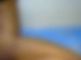 thickpetite's Live Sex Cam Show