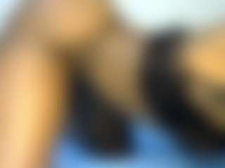 thickpetite's Live Sex Cam Show