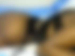 thickpetite's Live Sex Cam Show