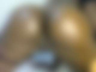 thickpetite's Live Sex Cam Show