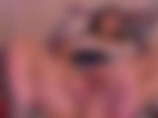 Live cam show with Mia-Gothzx - Living Room on https://playwithruby.com