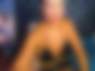 Live cam show with Catalina-muss - Public Brown Hair on Latina Girls