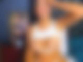 Live cam show with Catalina-muss - Brown Hair on Uber Horny