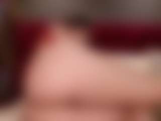 Live cam show with MilaHal - Oil on Dare Cams