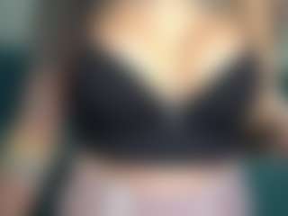 Live cam show with SinfulStar - Average on Camsoda