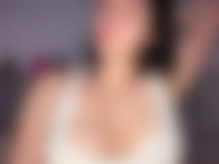 Ellaq's Live Sex Cam Show