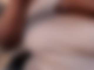 Live cam show with Savannah Storm - Living Room on liverealitysex.com