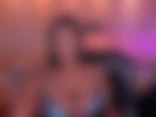 Live cam show with Savannah Storm - Bedroom on Camiplay Live