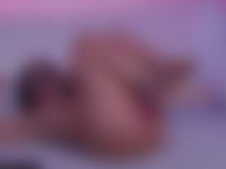 Live cam show with SophieeRain - Moaning on Camsoda