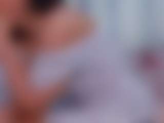 Live cam show with SophieeRain - Moaning on Uber Horny