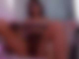 Live cam show with SophieeRain - Bedroom on hotwifechat.live