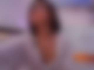 Live cam show with SophieeRain - Brown Hair on CamwithHer