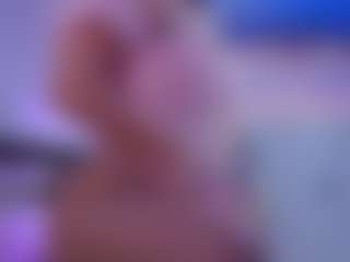 Live-Cam-Show mit SophieeRain - Brown Hair auf Camsoda
