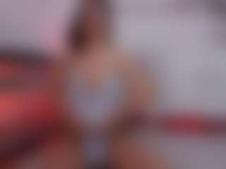Live cam show with SophieeRain - Moaning on Camsoda