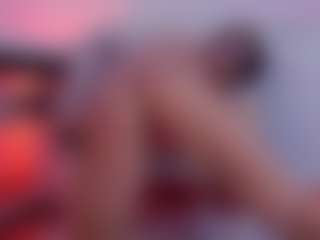 Live cam show with SophieeRain - Moaning on Camsoda
