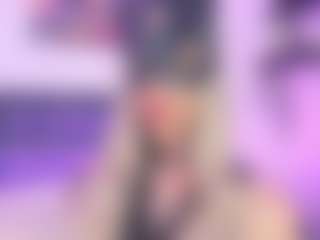 Live cam show with AngelsJones - Nipple Piercings on Chatstar