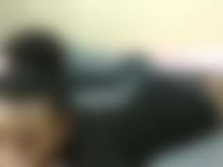 Live cam show with sweetbony - Ebony Petite on CamClone