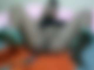 Live cam show with sweetbony - Petite on TeamSkeetLive