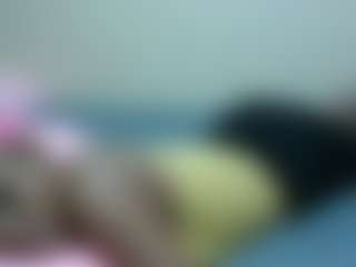 Live cam show with sweetbony - Black Petite on nudelive.tv